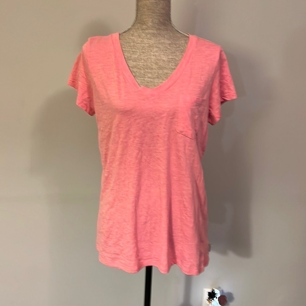 Columbia v-neck XL short sleeve tee.  Excellent condition.